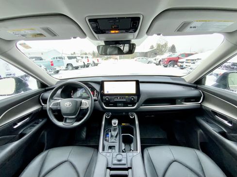 Used 2024 Toyota Grand Highlander XLE image 29