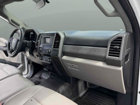 Used 2019 Ford F250 XL w/ Power Equipment Group RWD image 15