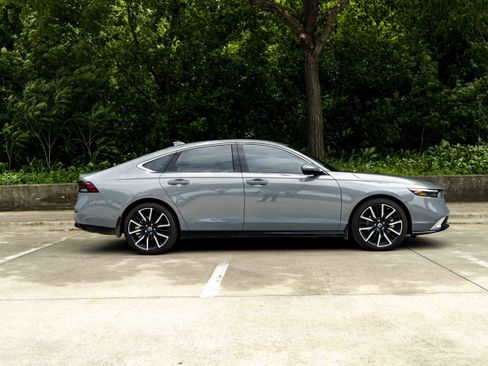 Used 2025 Honda Accord Touring image 10