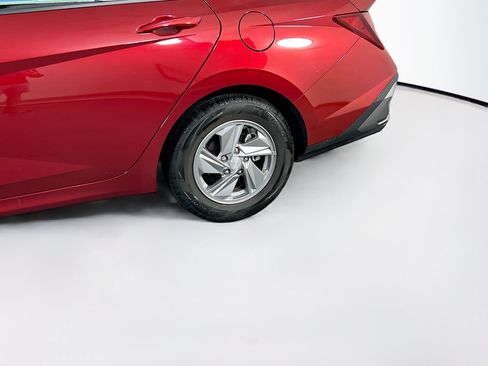 Used 2024 Hyundai Elantra SE FWD image 28