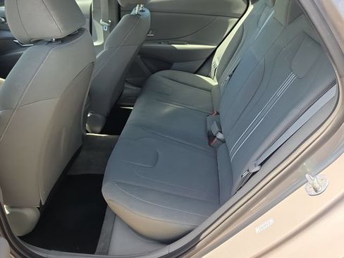 Used 2023 Hyundai Elantra SEL FWD image 16