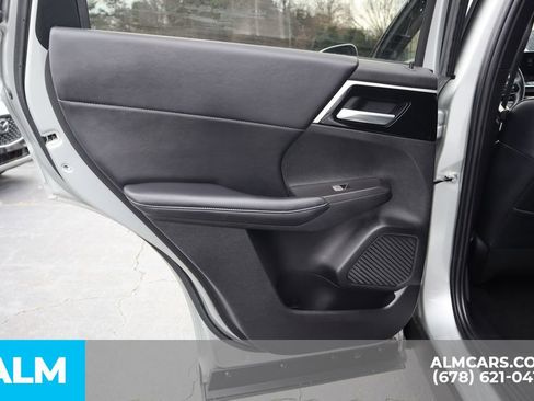 Used 2024 Mitsubishi Outlander SE image 19