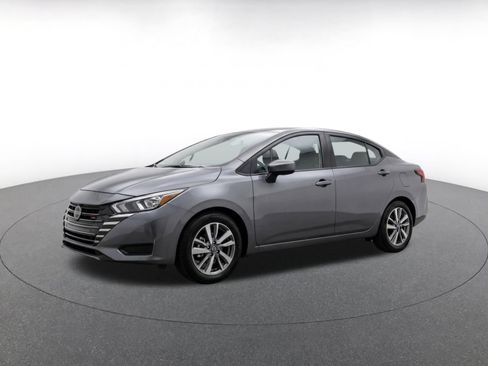 Used 2025 Nissan Versa SV FWD image 3