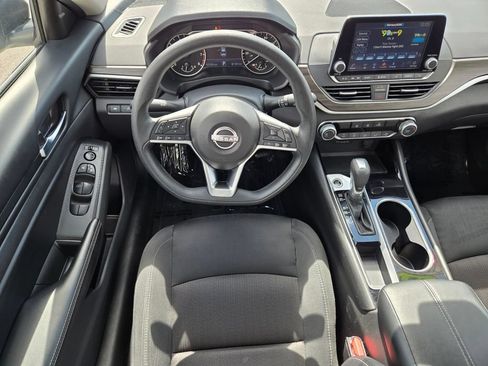 Certified 2024 Nissan Altima 2.5 SV FWD image 14