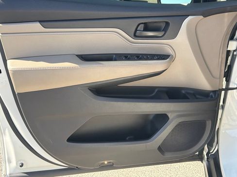 Used 2018 Honda Odyssey EX image 18