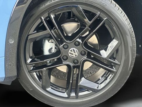 New 2026 Volkswagen Tiguan SE R-Line FWD image 10