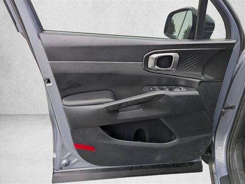 Used 2022 Kia Sorento S FWD image 21