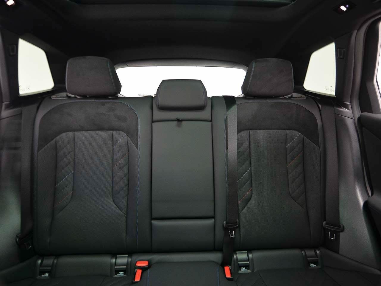 Used 2025 BMW X3 xDrive30i w/ Premium Package AWD/4WD image 9
