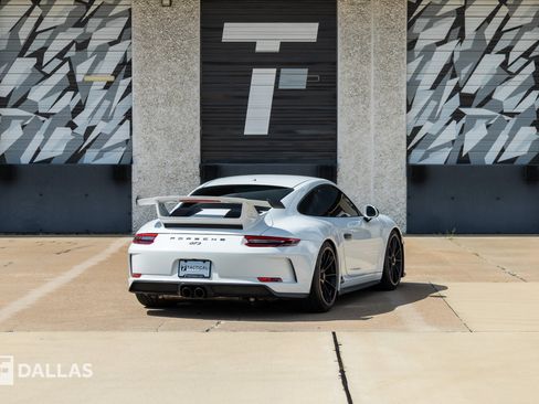 Used 2018 Porsche 911 GT3 w/ Sport Chrono Package RWD image 15