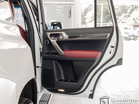 Used 2020 Lexus GX 460 Luxury w/ Luxury Sport Package AWD/4WD image 42