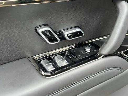 Used 2025 Land Rover Range Rover Sport Dynamic SE image 9