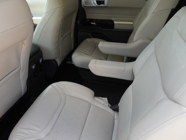 Used 2023 Ford Explorer Platinum w/ Technology Package AWD/4WD image 14