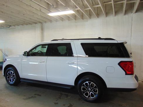 Used 2024 Ford Expedition Max XLT image 4