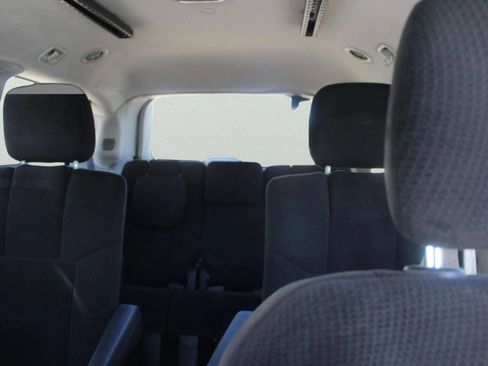 Used 2012 Dodge Grand Caravan SXT image 8