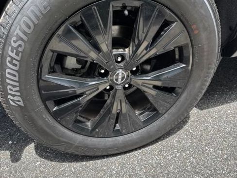 Used 2023 Nissan Rogue SV w/ SV Premium B Package FWD image 7