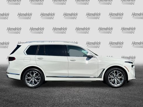 Used 2026 BMW X7 xDrive40i AWD/4WD image 3