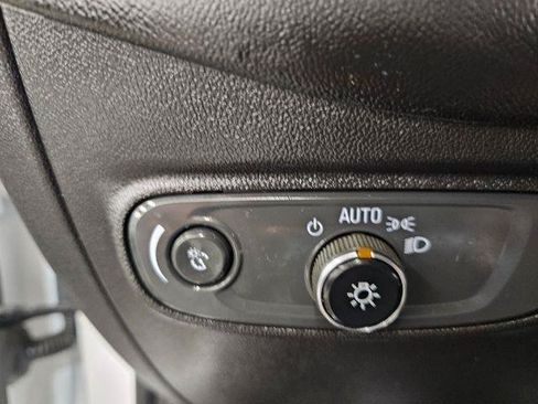 Used 2020 Chevrolet Equinox LT FWD image 13