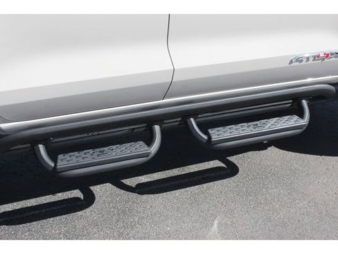 New 2026 GMC Canyon AT4X w/ AT4X AEV Edition AWD/4WD image 6