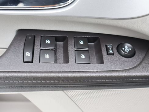 Used 2017 Chevrolet Equinox LS FWD image 10