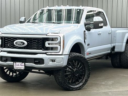 Used 2026 Ford F450 Platinum image 1