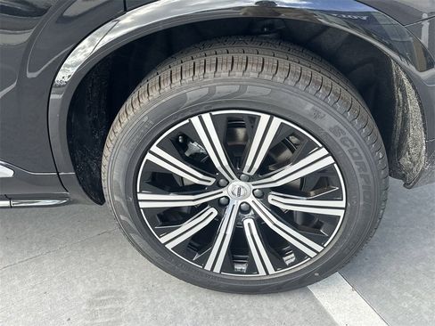 New 2025 Volvo XC90 B6 Plus w/ Protection Package Premier image 12