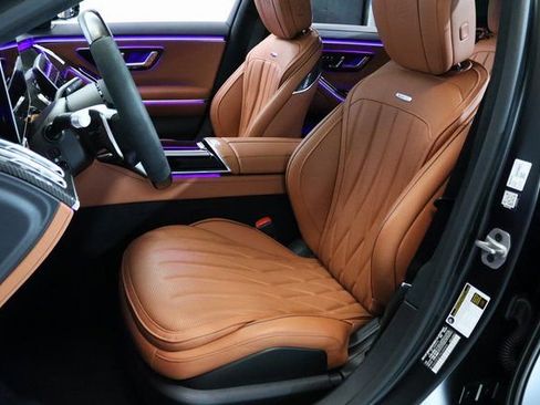 Used 2024 Mercedes-Benz S 63 AMG S w/ Carbon Fiber Exterior Package image 18