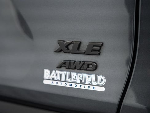 Used 2020 Toyota RAV4 XLE w/ All Weather Liner Package AWD/4WD image 8