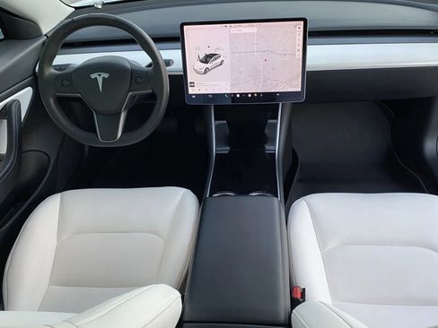 Used 2020 Tesla Model 3 image 5