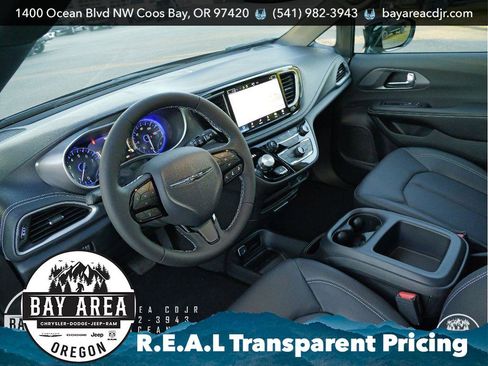 New 2026 Chrysler Pacifica Select w/ S Appearance Package image 11