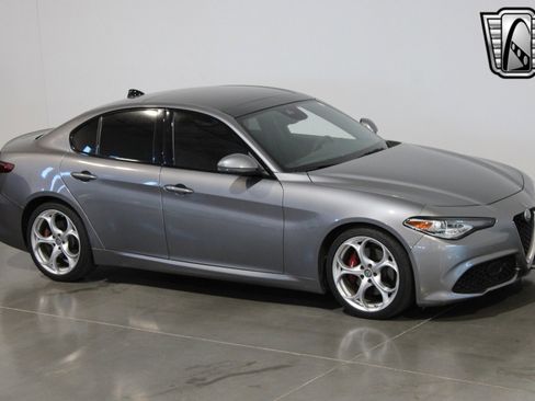 Used 2020 Alfa Romeo Giulia Ti Sport image 8