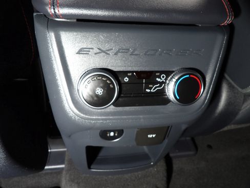 Used 2025 Ford Explorer ST-Line w/ ST-Line Street Pack AWD/4WD image 20
