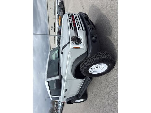 New 2026 Ford Bronco Heritage Edition image 3