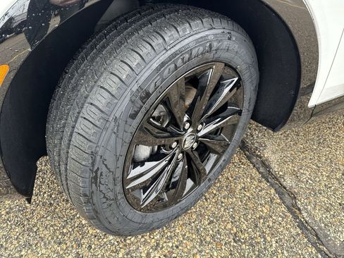 Certified 2024 Buick Envista Sport Touring w/ Convenience I Package image 2