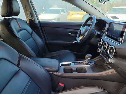 Used 2025 Nissan Sentra SR w/ SR Premium Package image 34