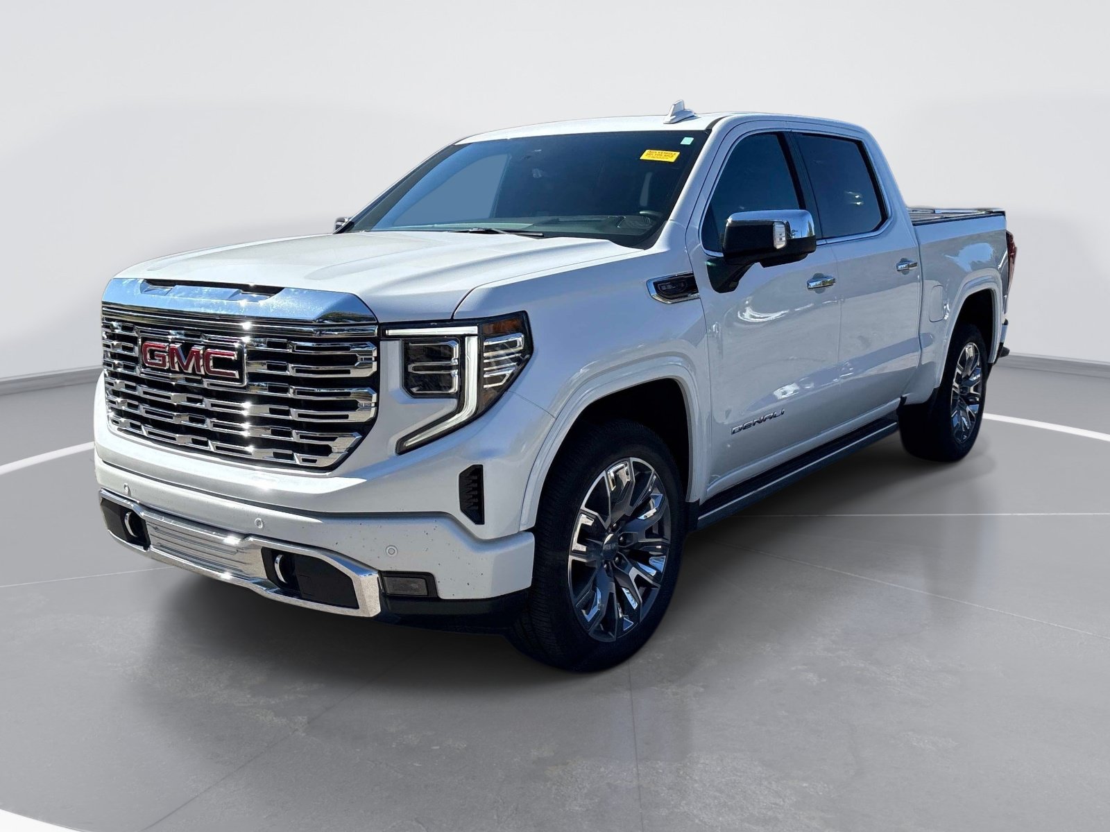 Used 2023 GMC Sierra 1500 Denali w/ Denali Reserve Package AWD/4WD image 3