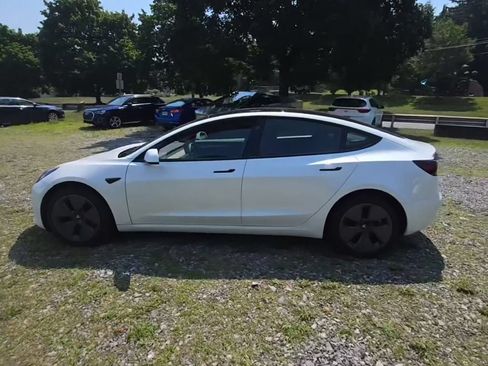 Used 2023 Tesla Model 3 Standard Range RWD image 4