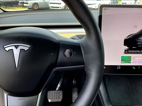 Used 2024 Tesla Model Y Long Range AWD/4WD image 12