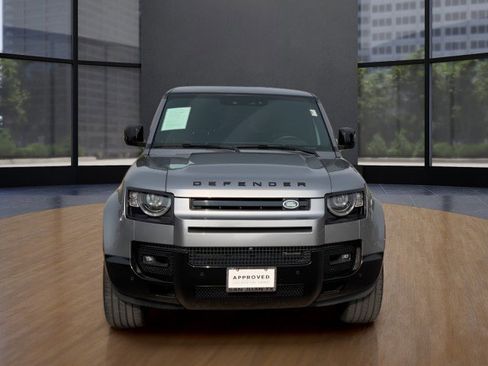 Used 2023 Land Rover Defender 130 X-Dynamic SE image 8