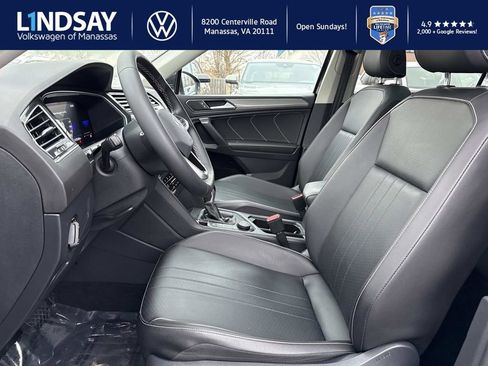 Used 2022 Volkswagen Tiguan SE image 9