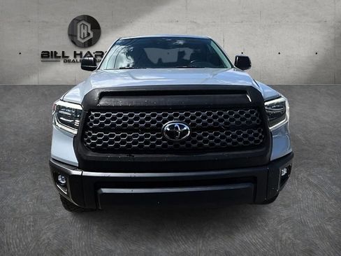 Used 2018 Toyota Tundra SR5 w/ SR5 Upgrade Package AWD/4WD image 2