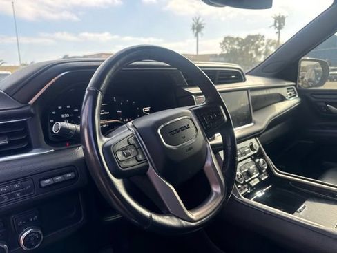 Used 2022 GMC Yukon Denali AWD/4WD image 10