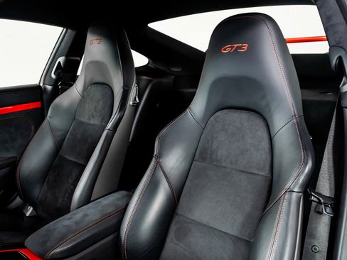 Used 2018 Porsche 911 GT3 image 3