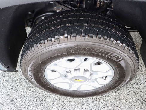 Used 2024 Chevrolet Silverado 2500 LT AWD/4WD image 11