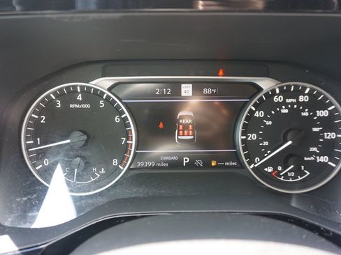 Used 2024 Nissan Pathfinder SL w/ SL Premium Package FWD image 7