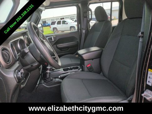 Used 2018 Jeep Wrangler Unlimited Sport AWD/4WD image 16