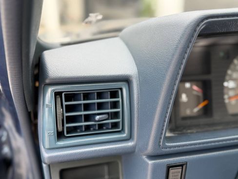 Used 1988 Toyota Pickup 4x4 Regular Cab image 18