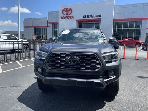 Certified 2021 Toyota Tacoma TRD Off-Road w/ Technology Package AWD/4WD image 3