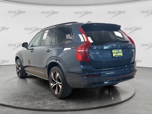 Used 2022 Volvo XC90 T8 R-Design AWD/4WD image 5