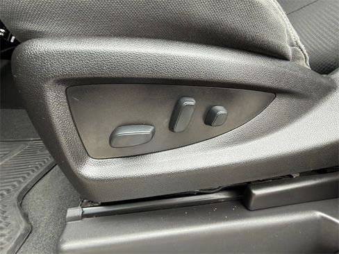 Used 2018 Chevrolet Silverado 1500 LT w/ Texas Edition image 26