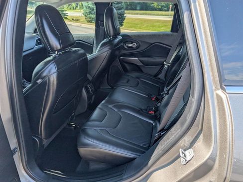 Used 2021 Jeep Cherokee Latitude Lux image 14